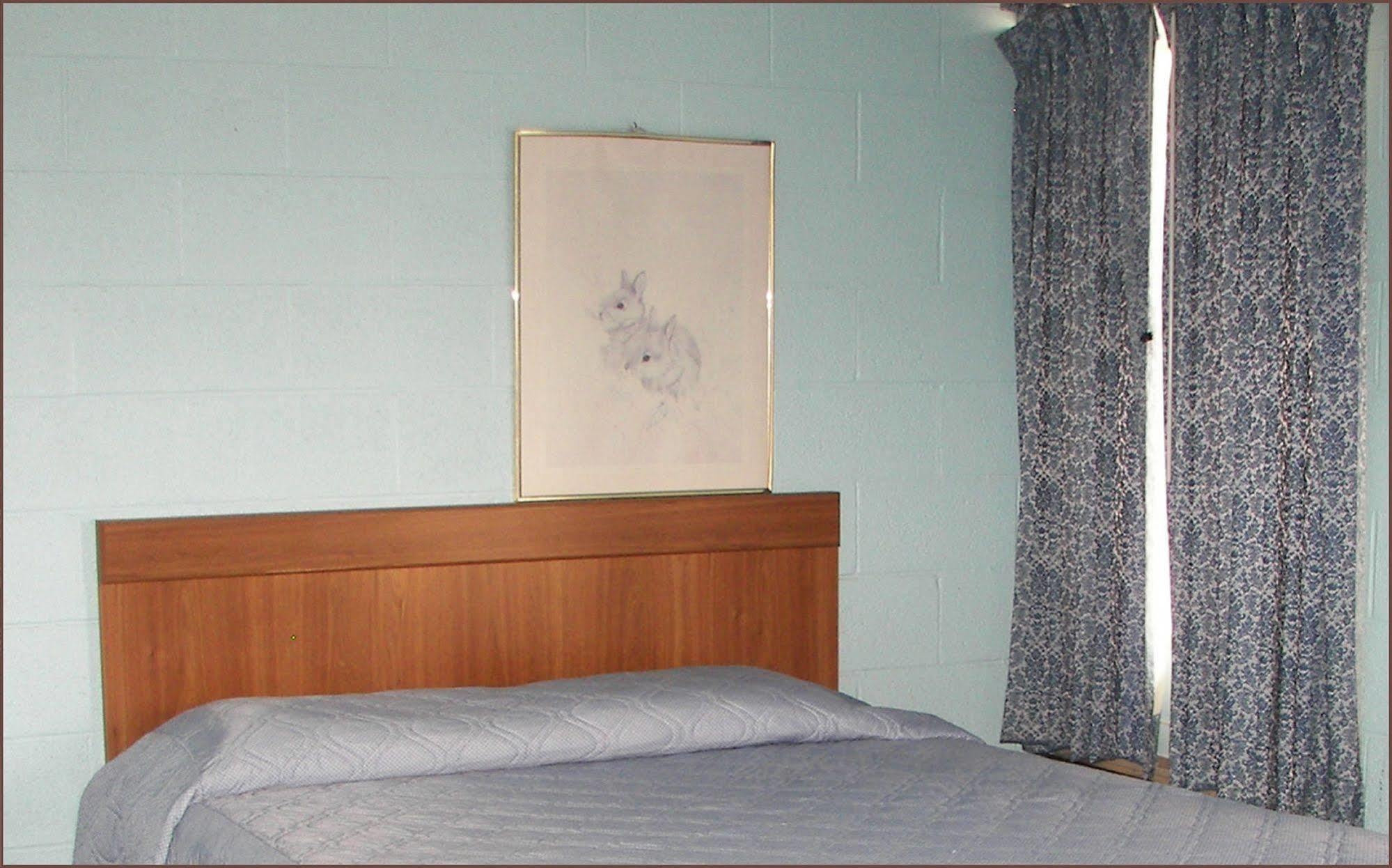 Motel Holiday Host Sonora
